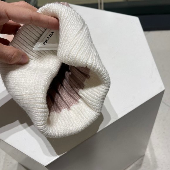 💎✨AUTHENTIC✨💎Prada hat - Picture 6 of 8